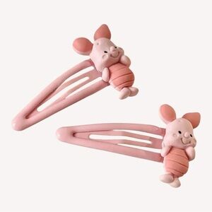 NIB 2pc Piglet Hair Clips